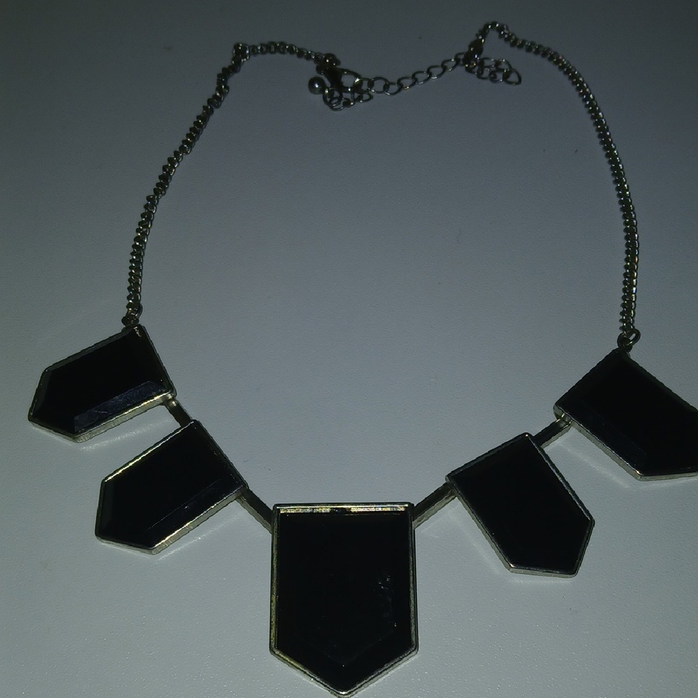 Elegant Black Geometric Necklace